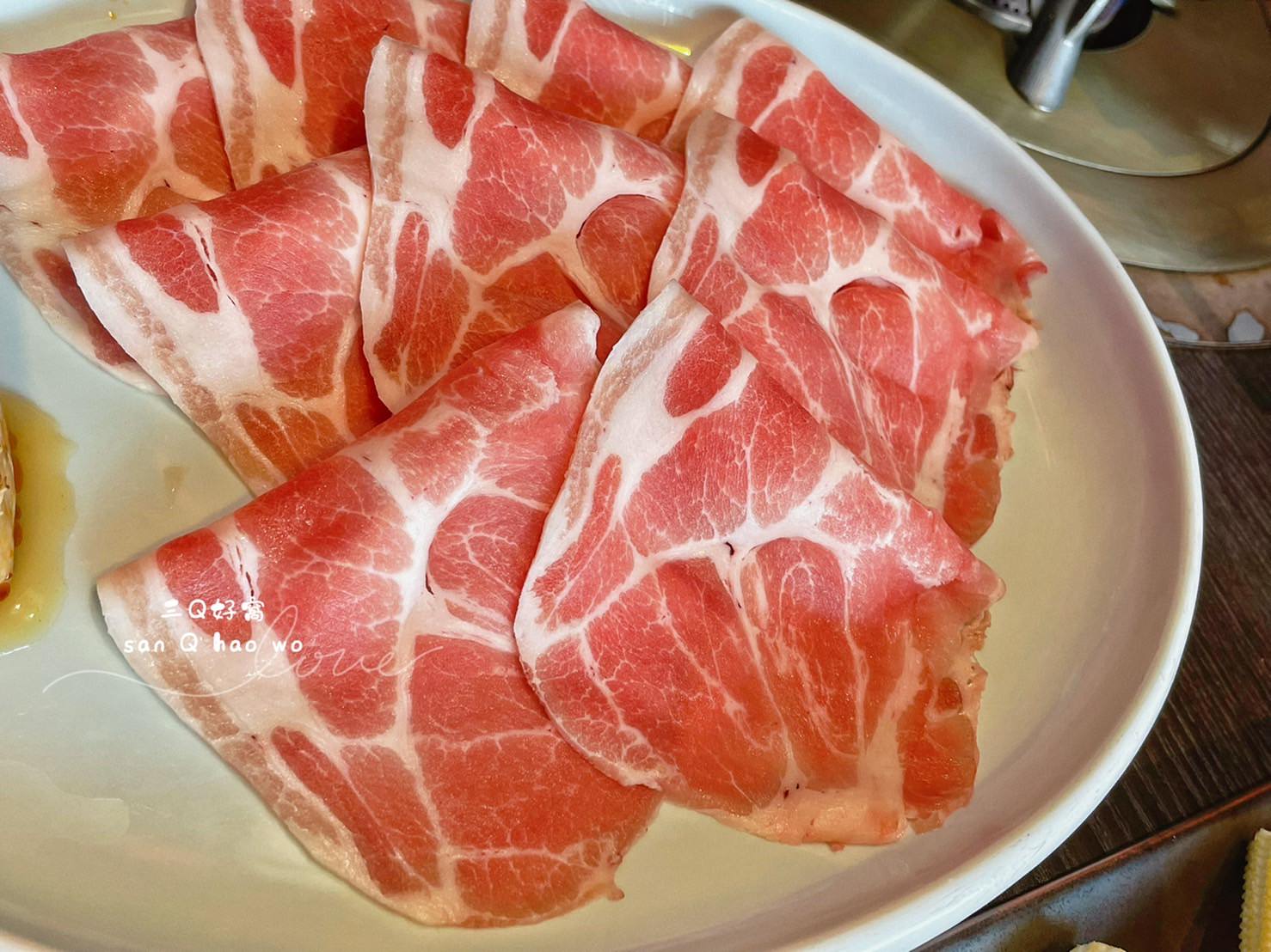 台中西屯 這一鍋皇室秘藏鍋物 朝富殿 秋紅谷附近丨85度C火鍋品牌