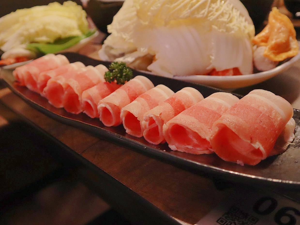 築間幸福鍋物 豐盛鍋物 蔬食放題(吃到飽)大里德芳南路上美食