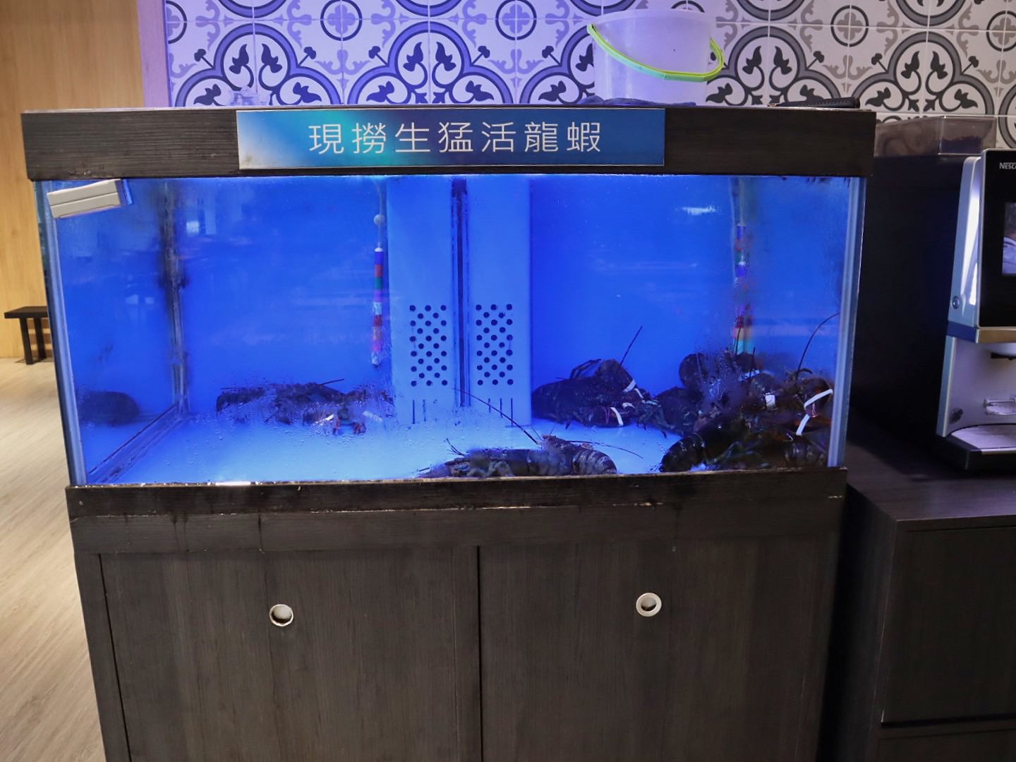 牛鍋私藏鍋物大里店 蔬食放題 湯底超特別 不吃牛也適合 生日優惠很大方自帶停車場 - 第17張圖
