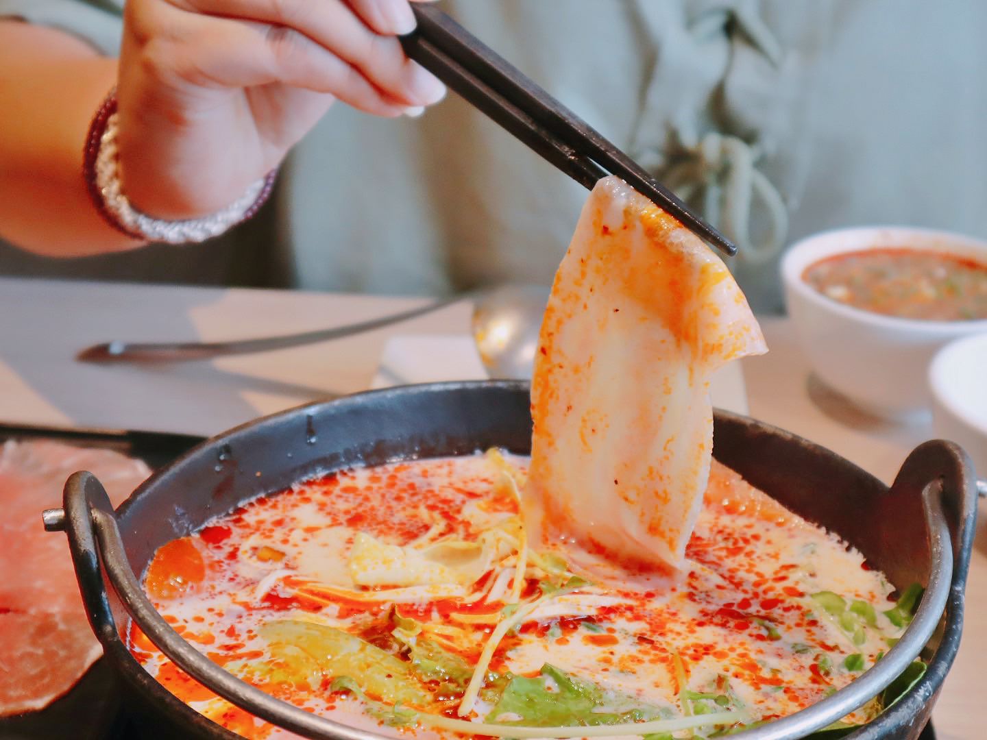 牛鍋私藏鍋物大里店 蔬食放題 湯底超特別 不吃牛也適合 生日優惠很大方自帶停車場 - 第27張圖
