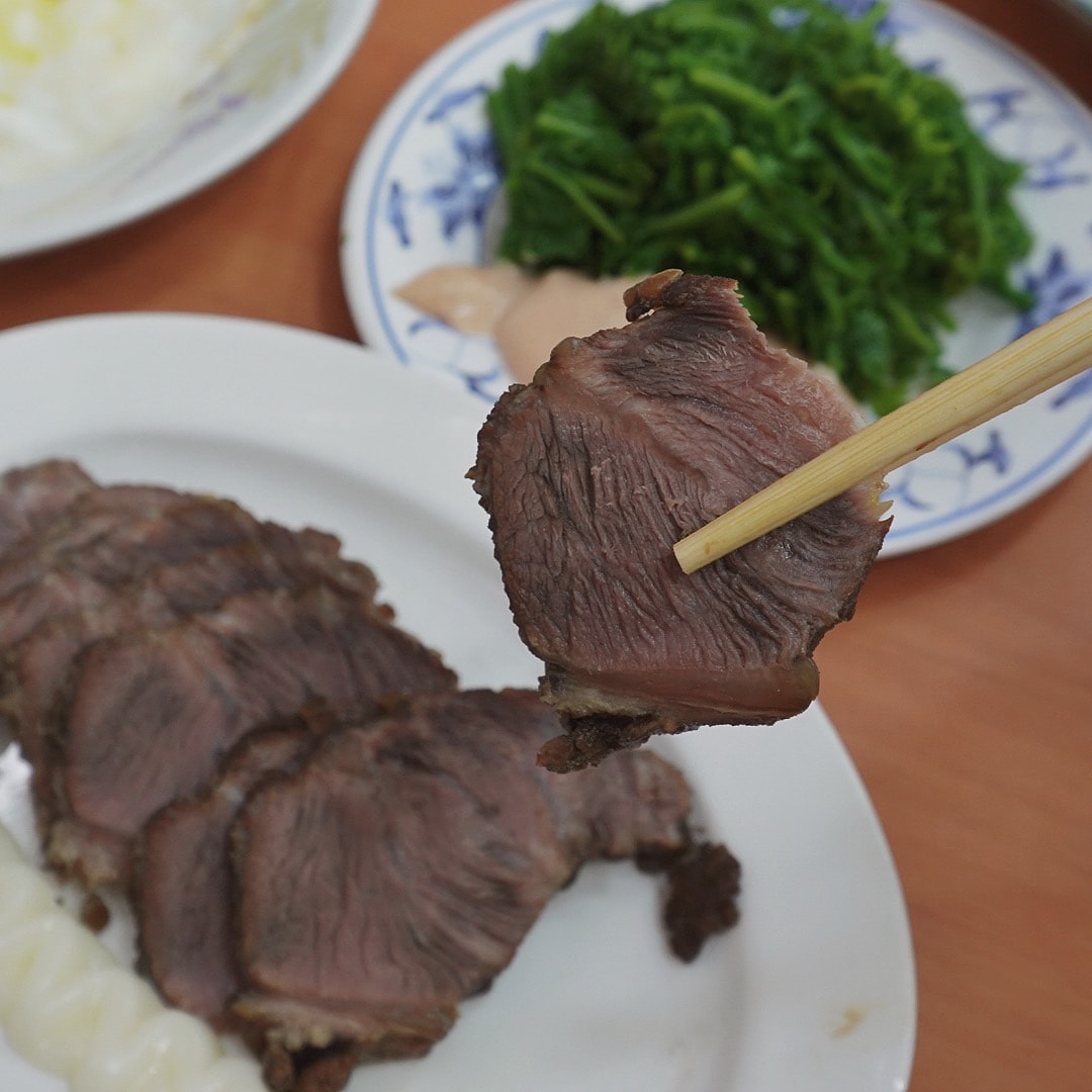 嘉義美食民主火雞肉飯 油蔥香十足 小菜必點,附設停車場 晚上還能逛文化路夜市 - 第8張圖