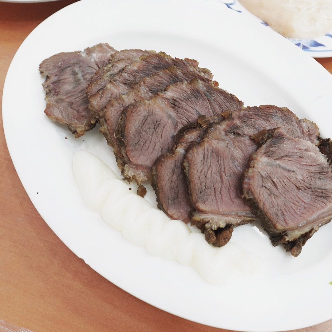 嘉義美食民主火雞肉飯 油蔥香十足 小菜必點,附設停車場 晚上還能逛文化路夜市 - 第9張圖
