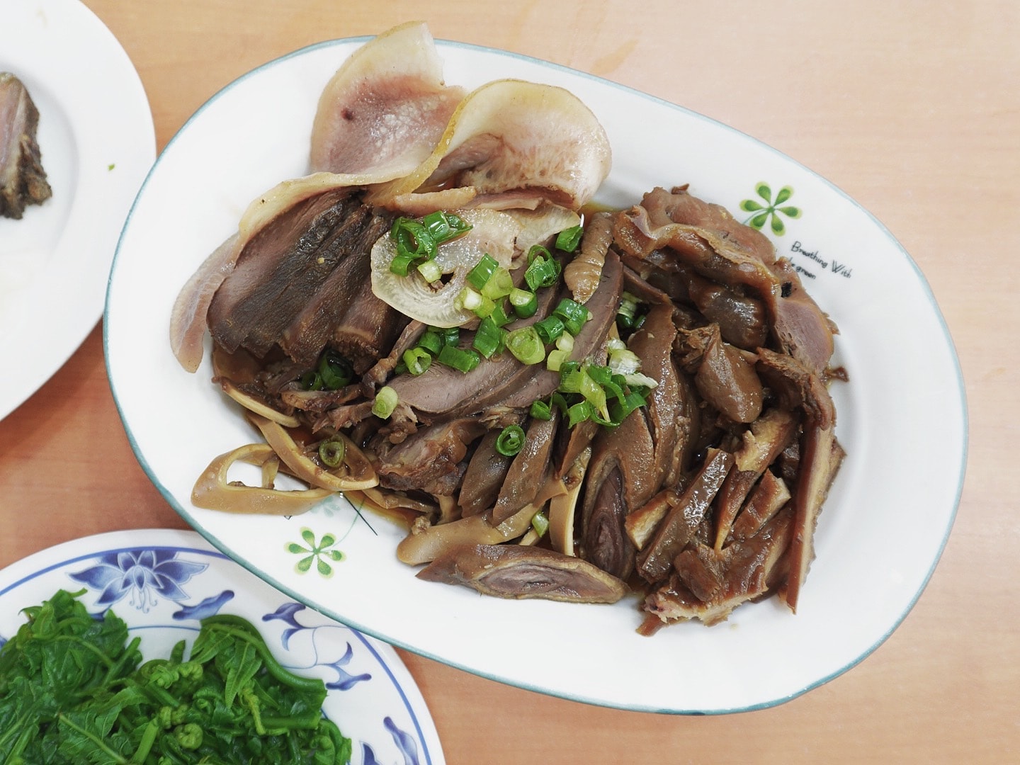 嘉義美食民主火雞肉飯 油蔥香十足 小菜必點,附設停車場 晚上還能逛文化路夜市 - 第11張圖