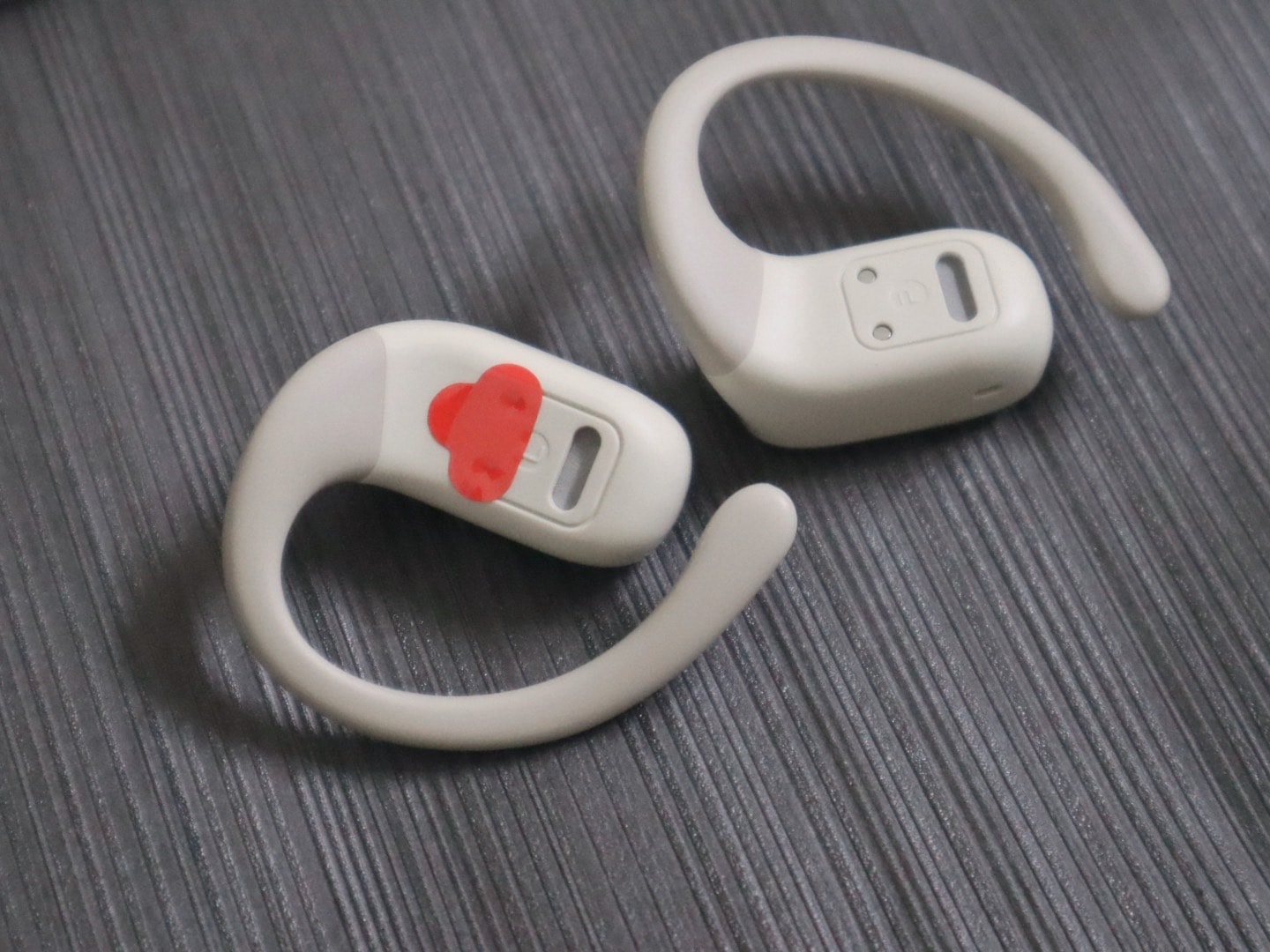 PHILIPS TAT3708 22h長續航氣傳導真無線運動耳機 平價藍牙耳機推薦 - 第4張圖 PHILIPS (TAT3708) 22h長續航氣傳導真無線運動耳機 藍牙耳機開箱