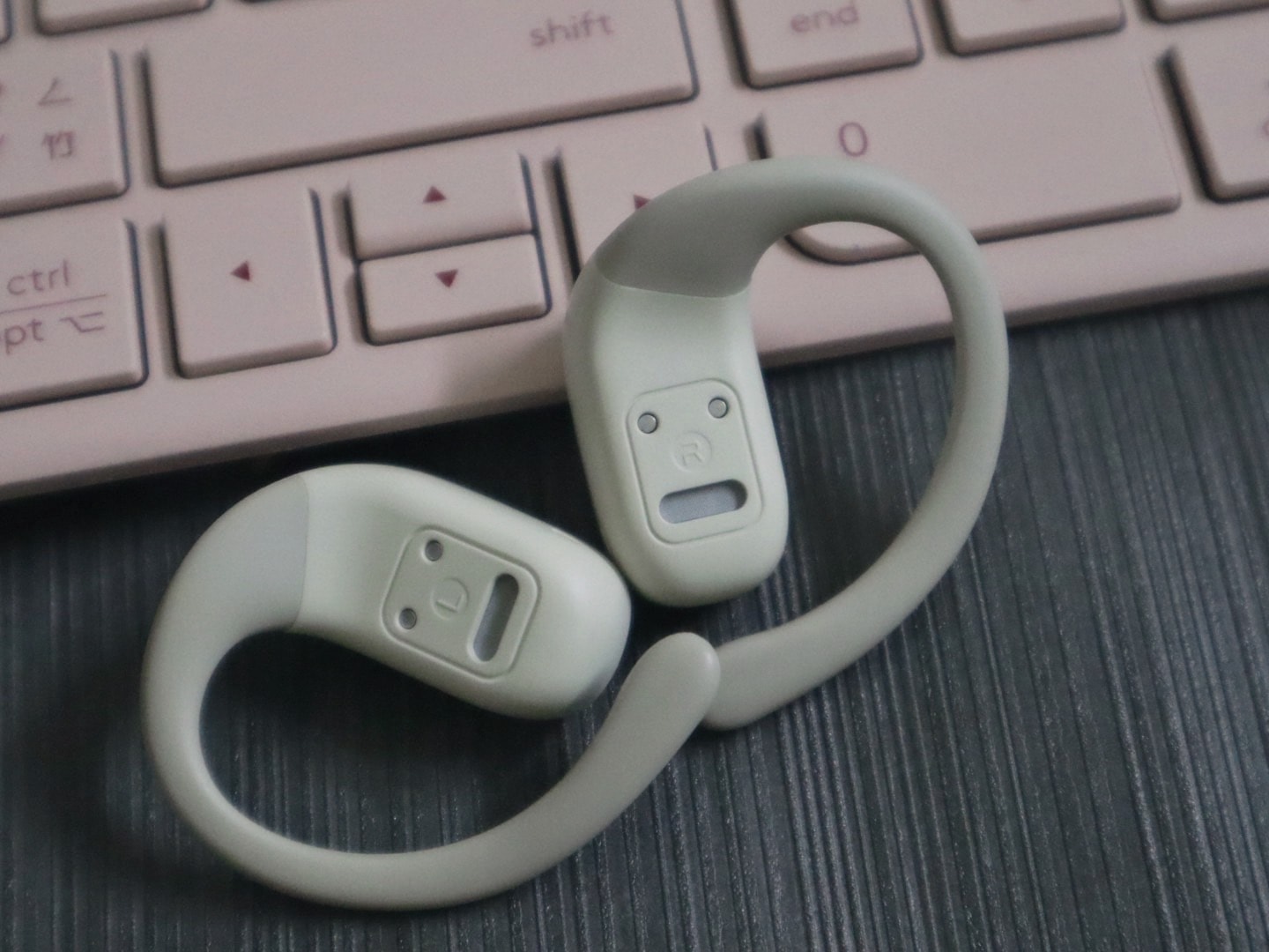 PHILIPS TAT3708 22h長續航氣傳導真無線運動耳機 平價藍牙耳機推薦 - 第7張圖 PHILIPS (TAT3708) 22h長續航氣傳導真無線運動耳機 藍牙耳機開箱