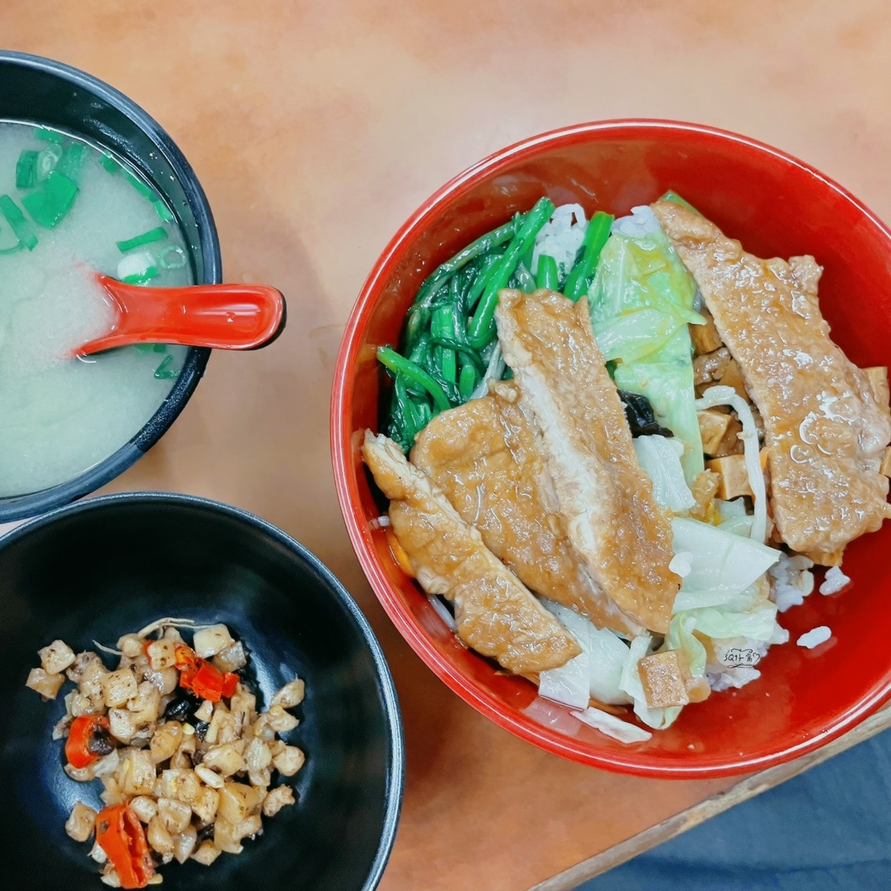龍潭美食推薦|「複園焢肉飯」在地人激推的焢肉傳奇!平價又銷魂的古早味飯香 - 第9張圖
