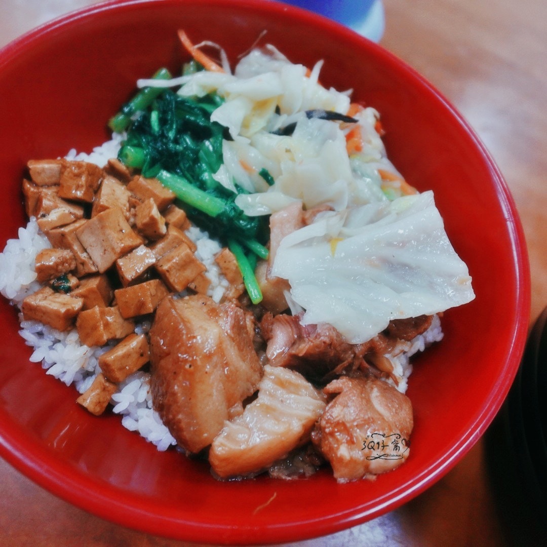 龍潭美食推薦｜「複園焢肉飯」在地人激推的焢肉傳奇！平價又銷魂的古早味飯香