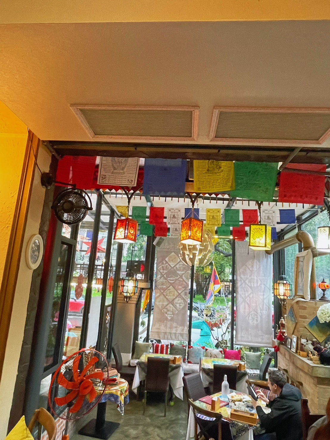 【台中異國料理推薦】布達拉西藏館開箱!必吃「烤餅」與西藏、印度料理 - 第1張圖