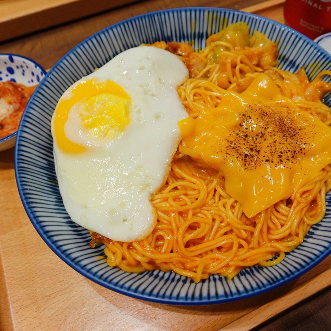 圓山站附近大叔食事食記:咖哩拌飯超合拍、炸物酥脆、酸辣炒麵重口味 - 第7張圖 圓山站附近大叔食事食記:咖哩拌飯超合拍、炸物酥脆、酸辣炒麵重口味