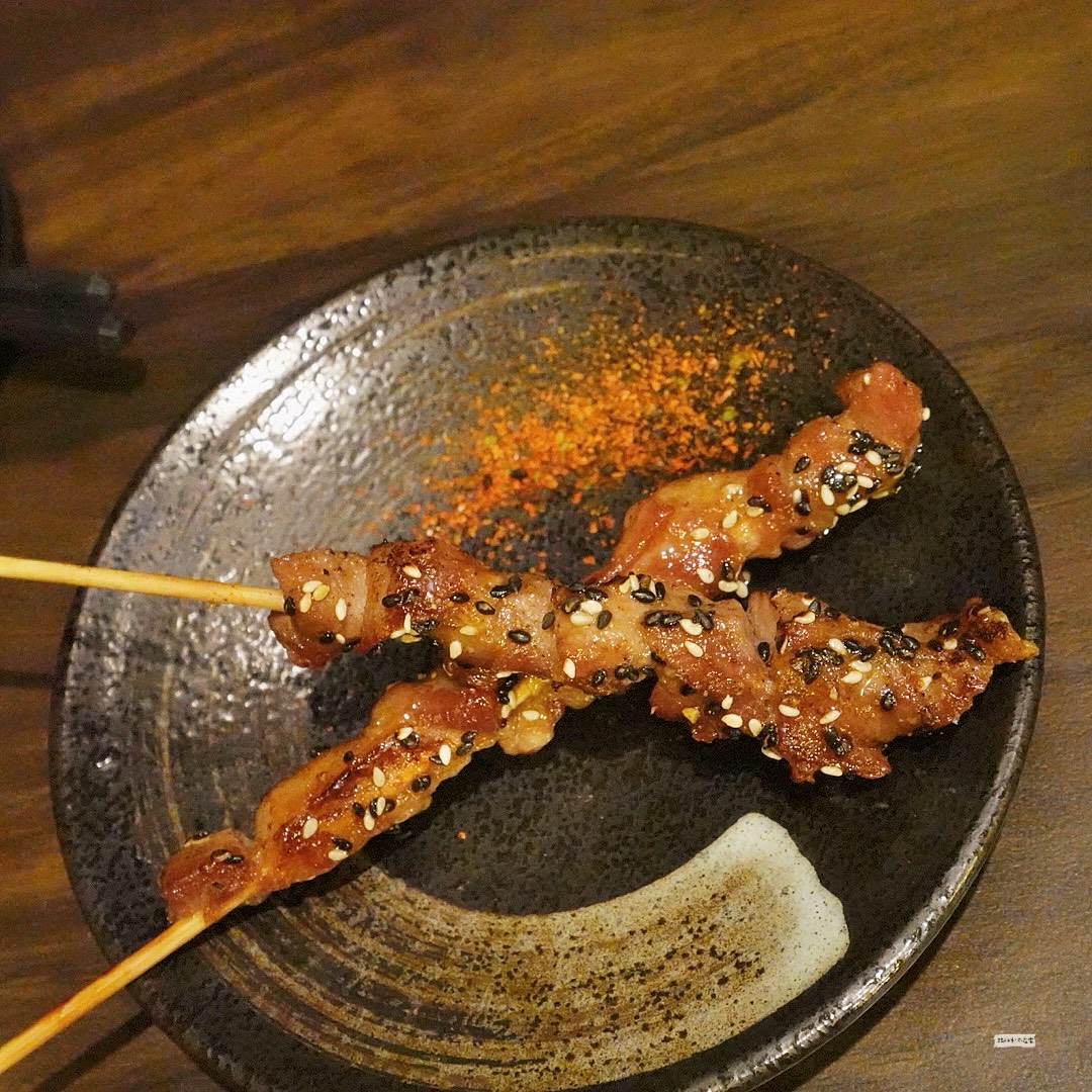 梅山西街燒鳥居酒屋 楊梅居酒屋推薦 誤打誤撞吃到炭火香爆擊