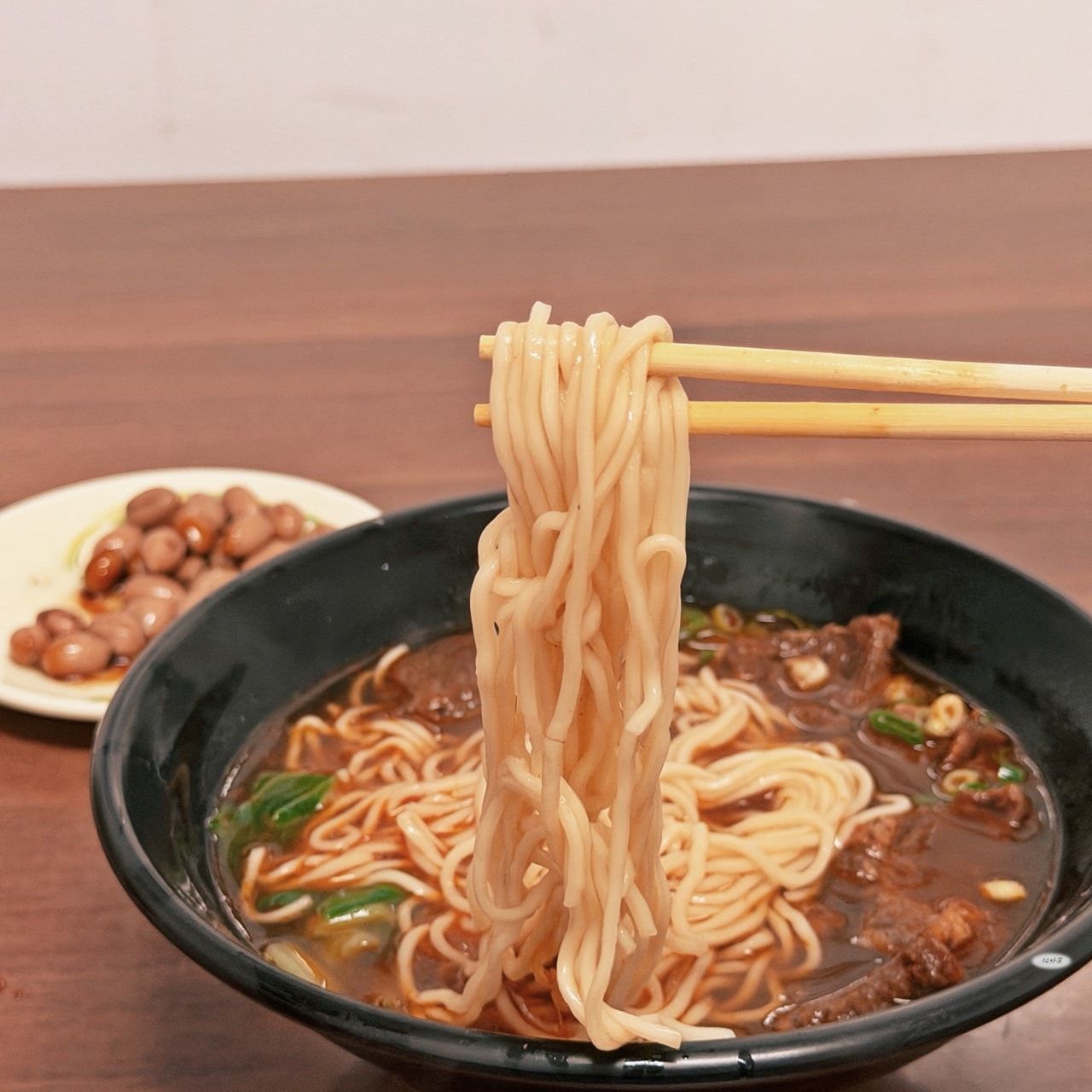 台中霧峰美食｜山東水餃館水餃一顆5元，平價又有學生回憶的老店