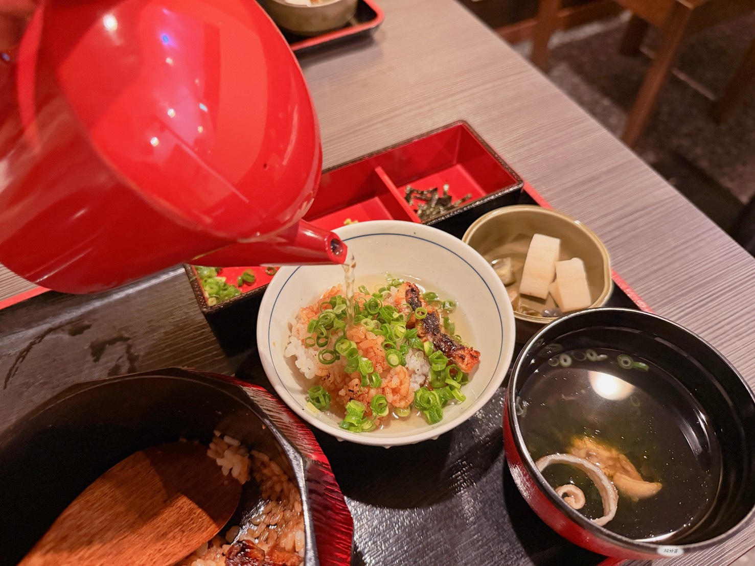 大阪自由行美食推薦｜誤闖心齋橋鰻魚飯「虎河豚城（とらふぐ城）」一吃直接愛上

