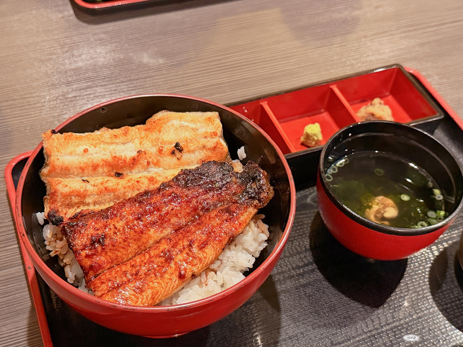 大阪自由行美食推薦｜誤闖心齋橋鰻魚飯「虎河豚城（とらふぐ城）」一吃直接愛上
