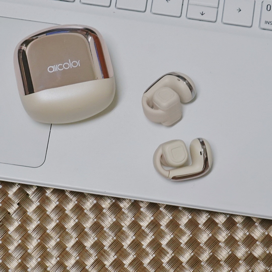 aircolor PURE CLIP 耳夾式耳機開箱 比夾式耳環還舒服?運動、辦公、聽 Podcast 的日常實測