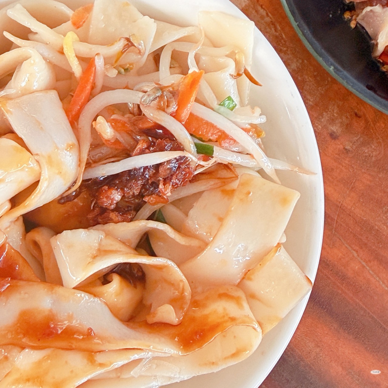 竹山美食不能沒有「竹山橋頭麵店」！在地人默默吃很多年的竹山午餐推薦，黑白切根本靈魂