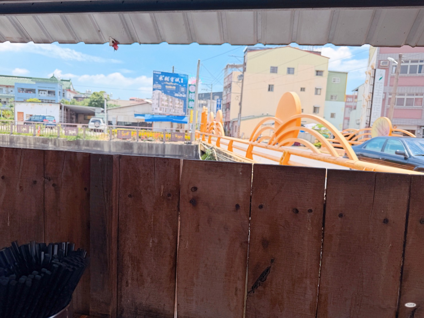 竹山美食不能沒有「竹山橋頭麵店」！在地人默默吃很多年的竹山午餐推薦，黑白切根本靈魂